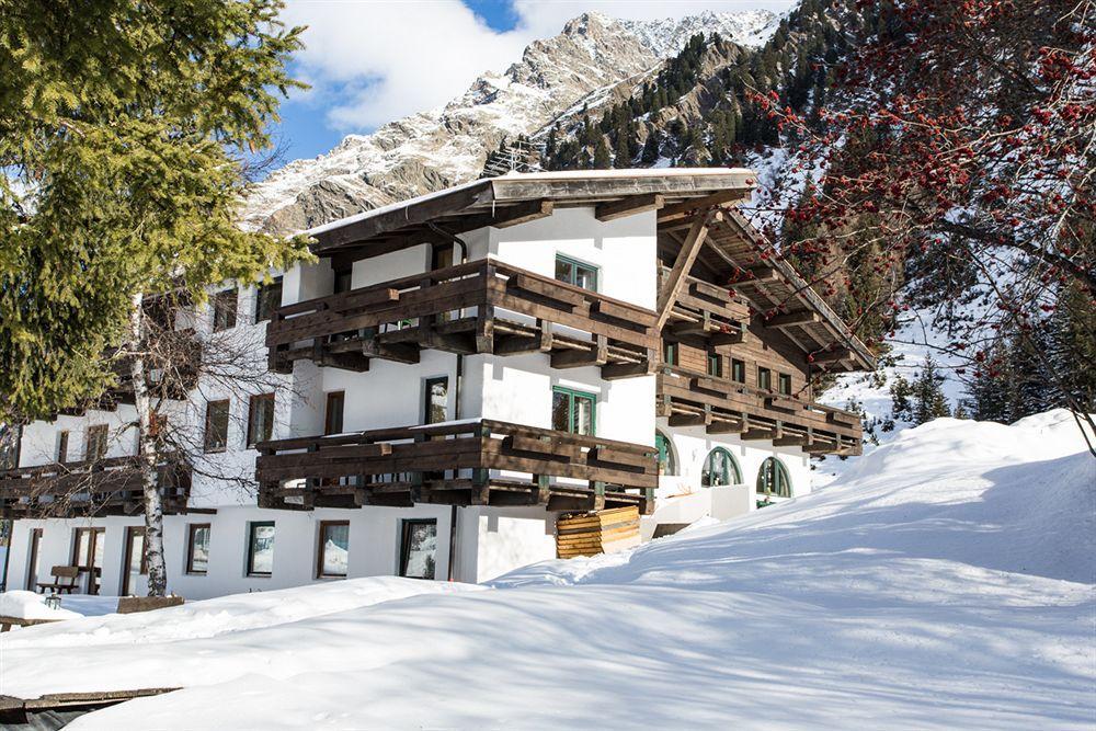 Natur Residenz Anger Alm - Adults Only ザンクト・レオンハルト・イム・ピッツタール エクステリア 写真